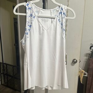 Denise Cronwall White and Blue Women's Active Top. NWT. Size XL